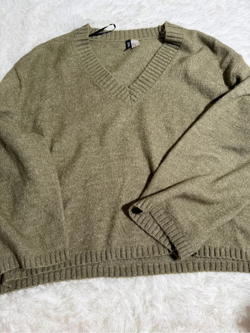 H&M XXL V Neck Olive Green Soft Knit Sweater knitted long sleeve fall winter